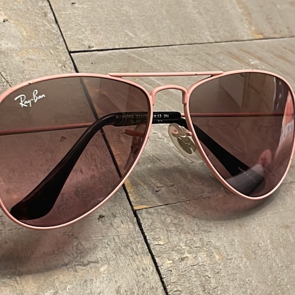 Children’s pink Ray Ban aviators - Picture 2 of 3